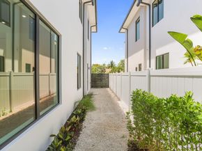 237 NE 11th Street, Delray Beach FL 33444