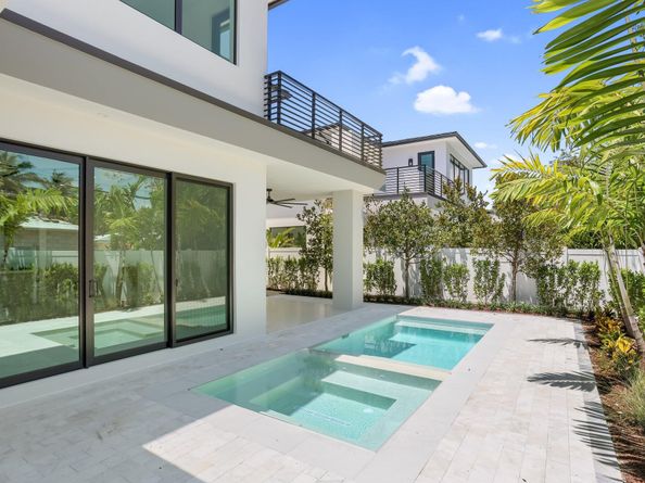 237 NE 11th Street, Delray Beach FL 33444