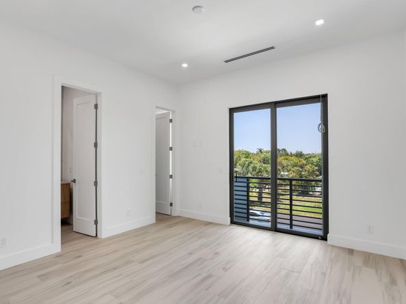237 NE 11th Street, Delray Beach FL 33444