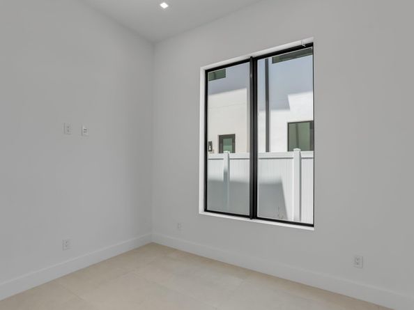 237 NE 11th Street, Delray Beach FL 33444