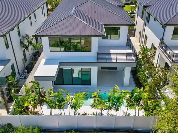 237 NE 11th Street, Delray Beach FL 33444