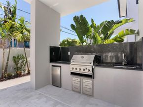 237 NE 11th Street, Delray Beach FL 33444