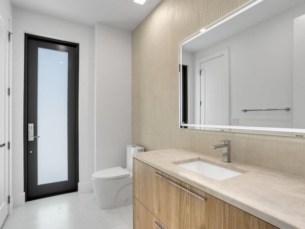237 NE 11th Street, Delray Beach FL 33444