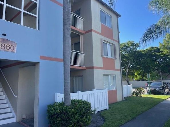 18860 NW 57th Ave 106, Hialeah FL 33015