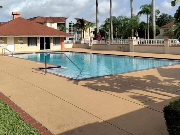 18860 NW 57th Ave 106, Hialeah FL 33015