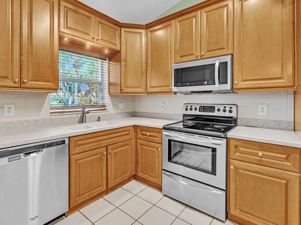 6387 Long Key Lane, Boynton Beach FL 33472