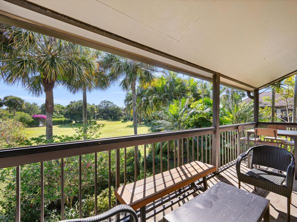 13334 Polo Club Road 304, Wellington FL 33414