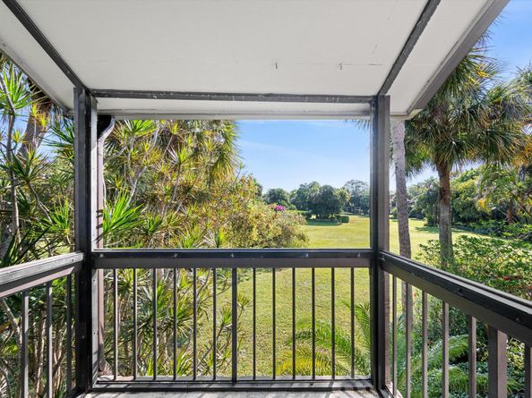 13334 Polo Club Road 304, Wellington FL 33414