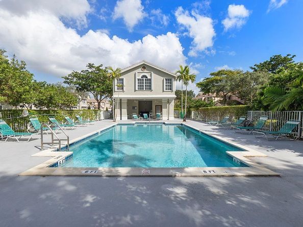 12342 NW 10th Dr D9, Coral Springs FL 33071