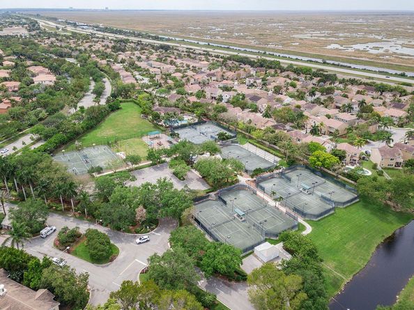 12342 NW 10th Dr D9, Coral Springs FL 33071