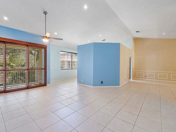 12342 NW 10th Dr D9, Coral Springs FL 33071