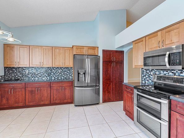 12342 NW 10th Dr D9, Coral Springs FL 33071