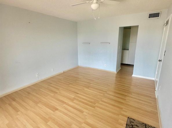 330 SE 2nd Street 501g, Hallandale Beach FL 33009