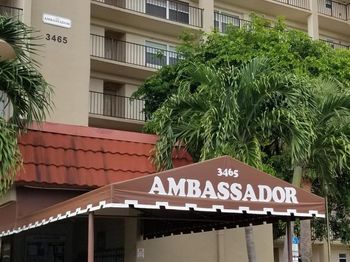3465 Via Poinciana