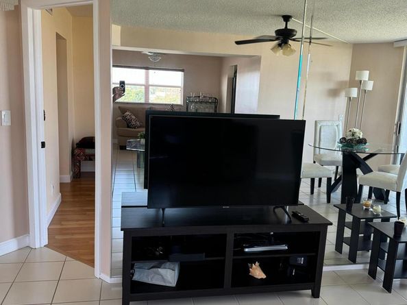 3465 Via Poinciana 806, Lake Worth FL 33467