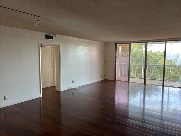 2940 N Course Dr 507, Pompano Beach FL 33069