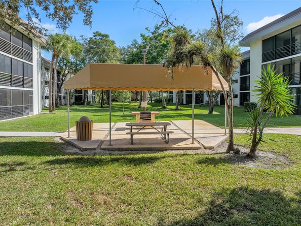 7653 NW 79th Ave 208, Tamarac FL 33321