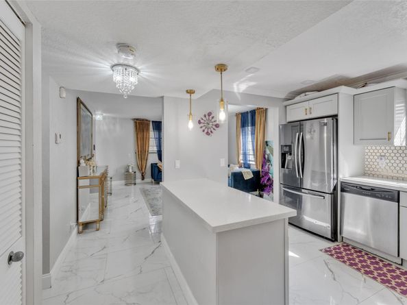 7653 NW 79th Ave 208, Tamarac FL 33321
