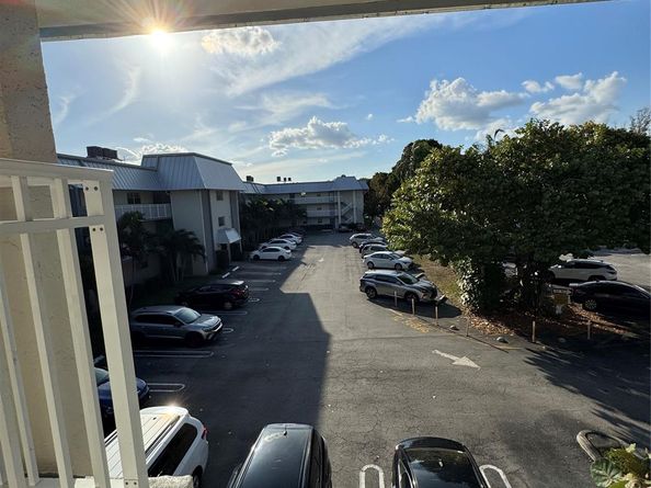 2960 Riverside Dr 312, Coral Springs FL 33065