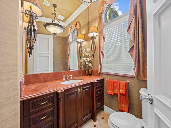 3700 NE 28th Ave, Lighthouse Point FL 33064