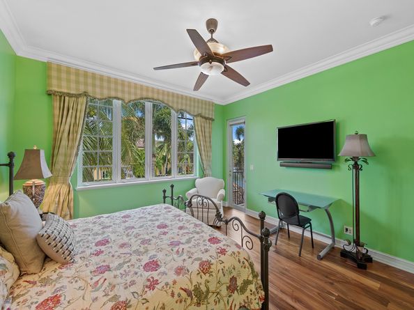 3700 NE 28th Ave, Lighthouse Point FL 33064