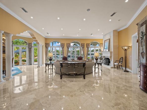 3700 NE 28th Ave, Lighthouse Point FL 33064