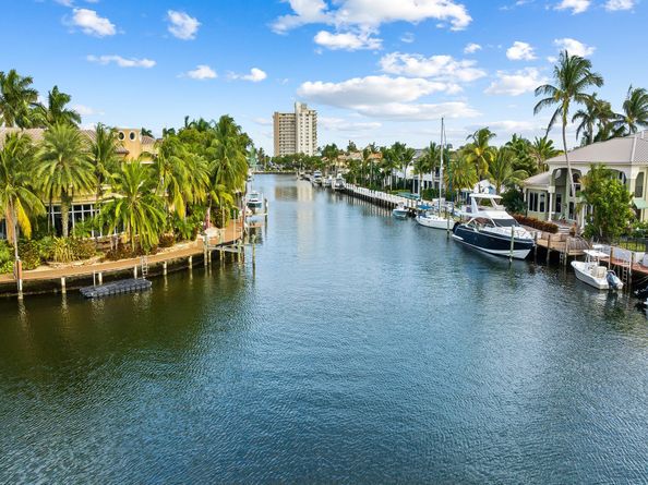 3700 NE 28th Ave, Lighthouse Point FL 33064