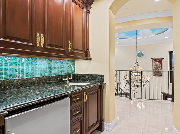 3700 NE 28th Ave, Lighthouse Point FL 33064