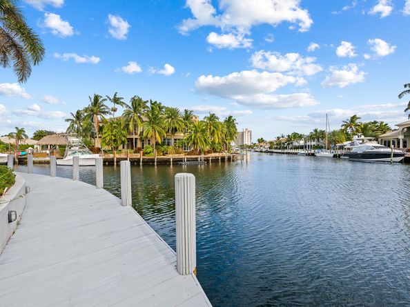 3700 NE 28th Ave, Lighthouse Point FL 33064