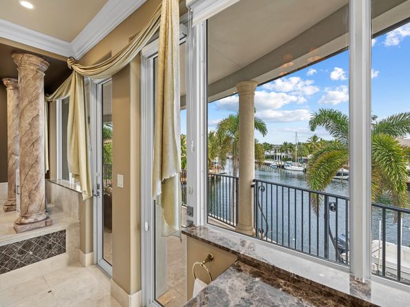 3700 NE 28th Ave, Lighthouse Point FL 33064