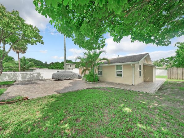5271 Wallis Road, West Palm Beach FL 33415