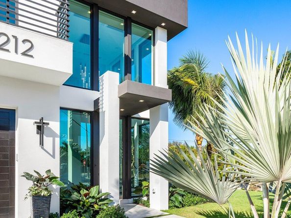 1212 NE 8th Avenue, Delray Beach FL 33483