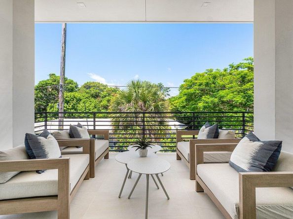 1212 NE 8th Avenue, Delray Beach FL 33483