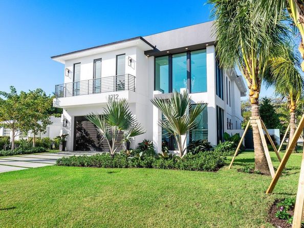 1212 NE 8th Avenue, Delray Beach FL 33483