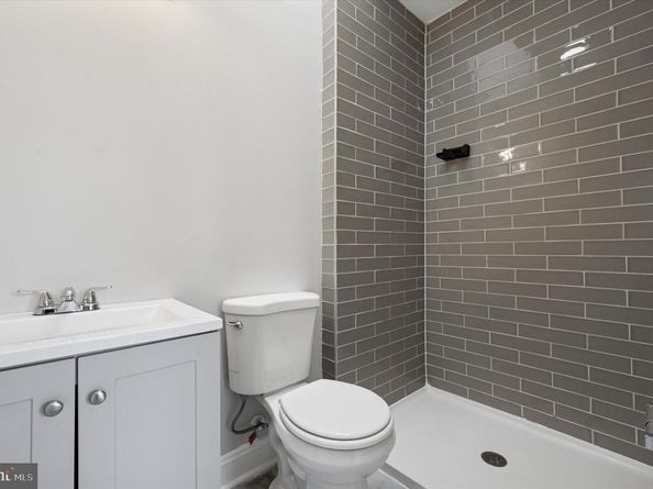 2835 W Montgomery Avenue, Philadelphia PA 19121