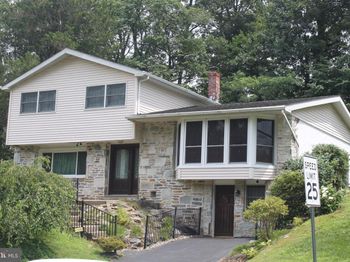 1035 Old Ford Road