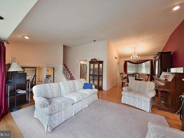 1035 Old Ford Road, Huntingdon Valley PA 19006