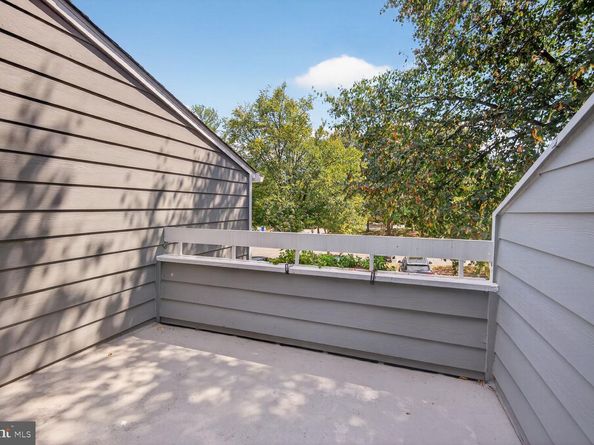 1933 Villaridge Drive 1933B, Reston VA 20191