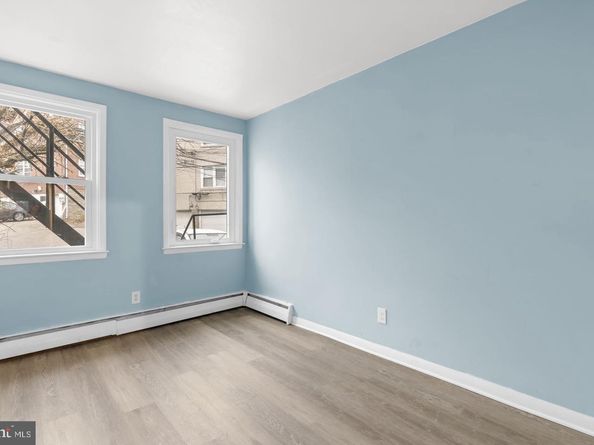 46 S State Road, Upper Darby PA 19082
