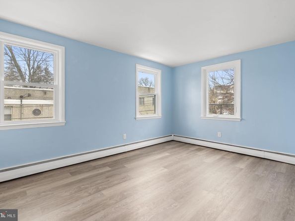 46 S State Road, Upper Darby PA 19082