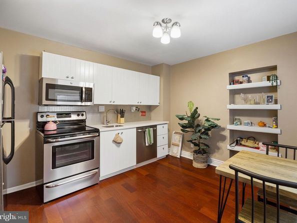 129 Bainbridge Street, Philadelphia PA 19147