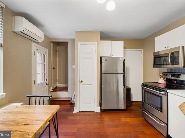 129 Bainbridge Street, Philadelphia PA 19147