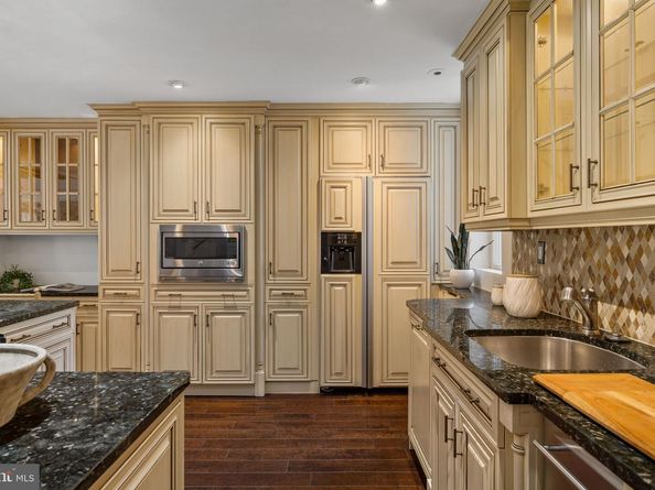 129 Bainbridge Street, Philadelphia PA 19147