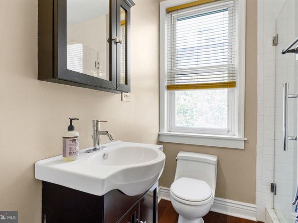 129 Bainbridge Street, Philadelphia PA 19147