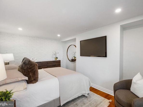 129 Bainbridge Street, Philadelphia PA 19147