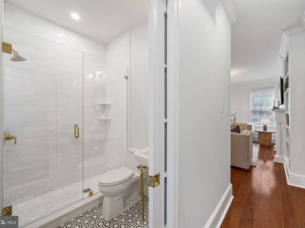 129 Bainbridge Street, Philadelphia PA 19147
