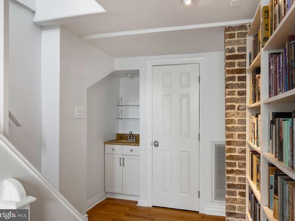 129 Bainbridge Street, Philadelphia PA 19147
