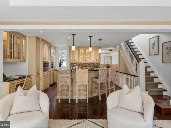 129 Bainbridge Street, Philadelphia PA 19147