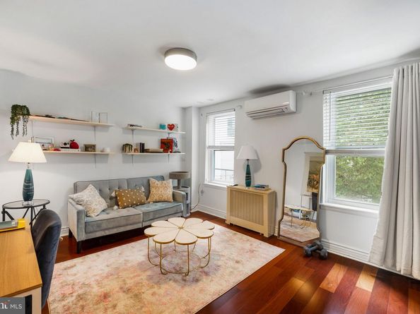 129 Bainbridge Street, Philadelphia PA 19147