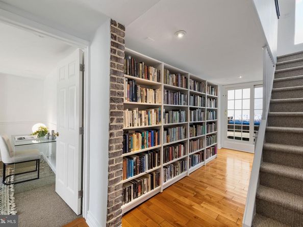 129 Bainbridge Street, Philadelphia PA 19147